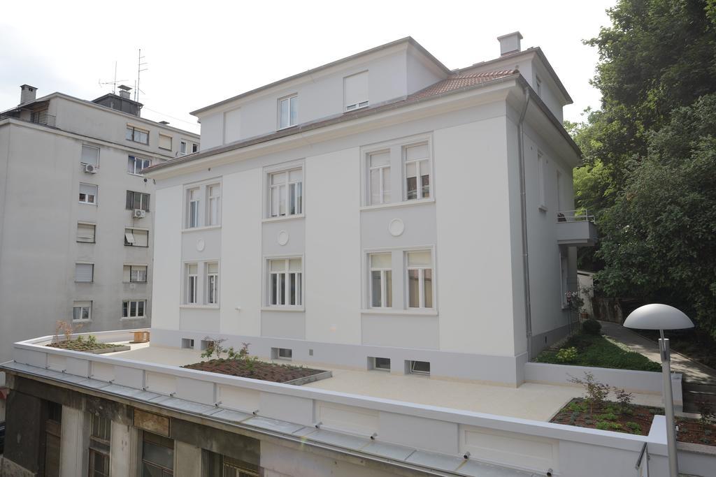 Lobagola B&B Zagreb Buitenkant foto