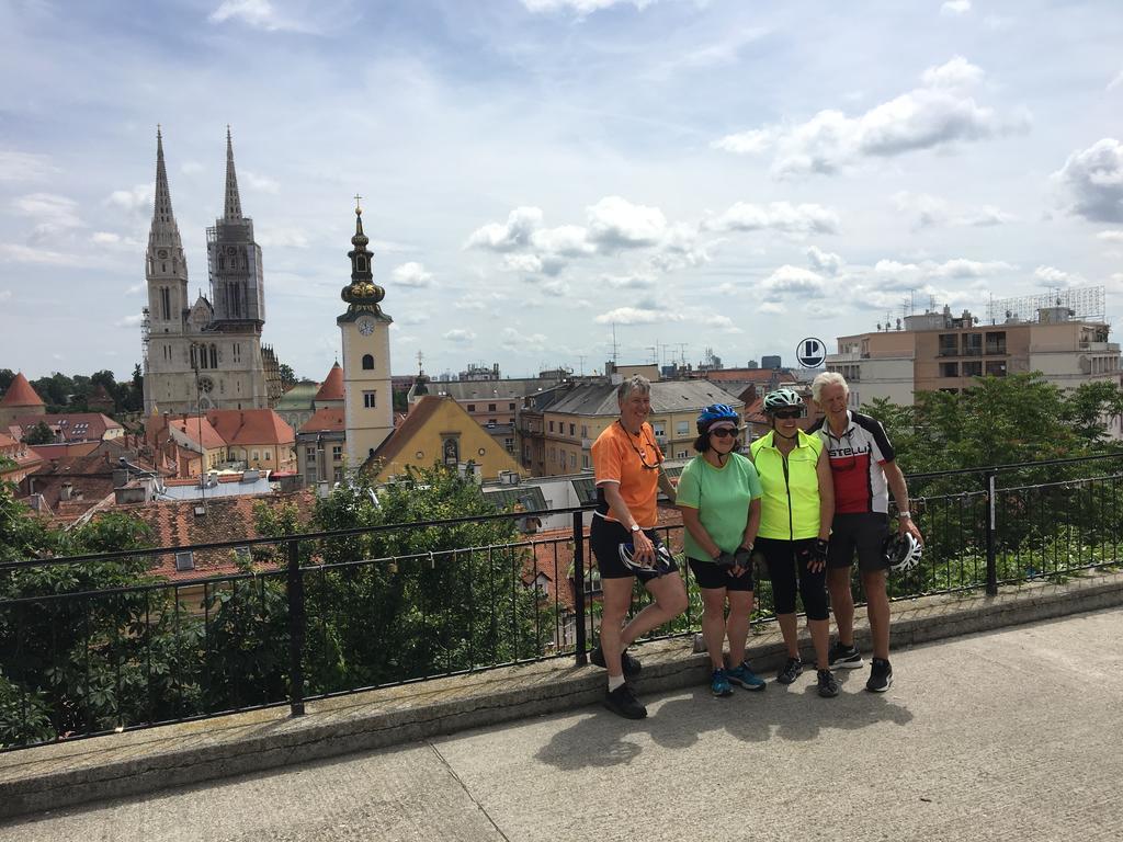 Lobagola B&B Zagreb Buitenkant foto