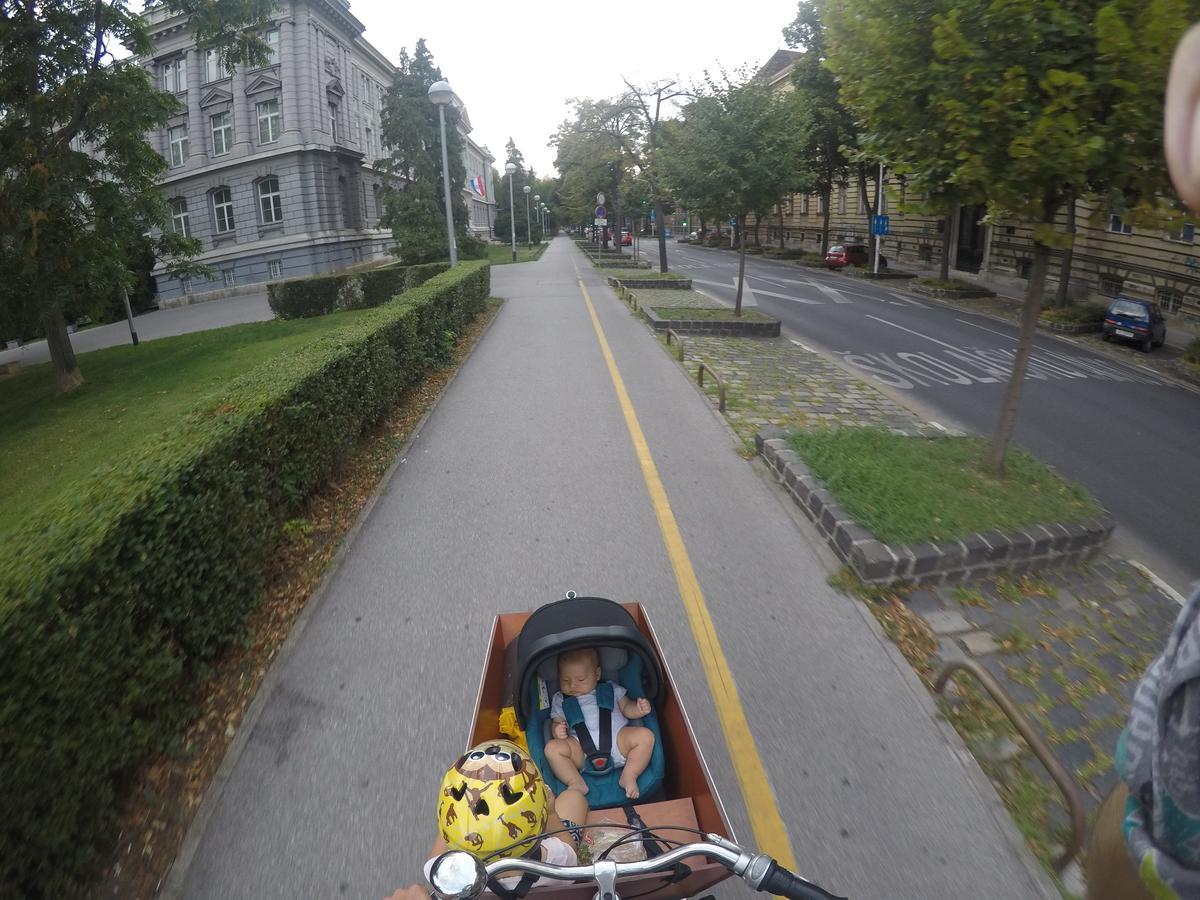 Lobagola B&B Zagreb Buitenkant foto